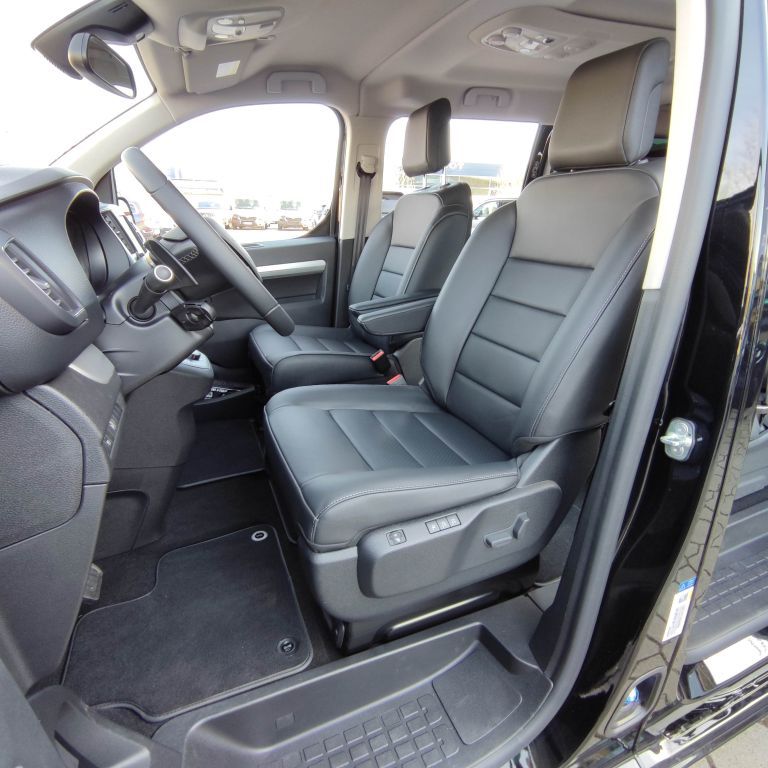 Fahrzeugabbildung Opel Zafira Life Tourer L 2.0D Aut.+Leder+Standh+Kame