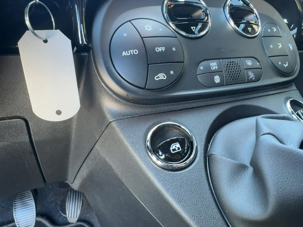Fahrzeugabbildung Fiat 500 Dolcevita Hybrid Cabrio