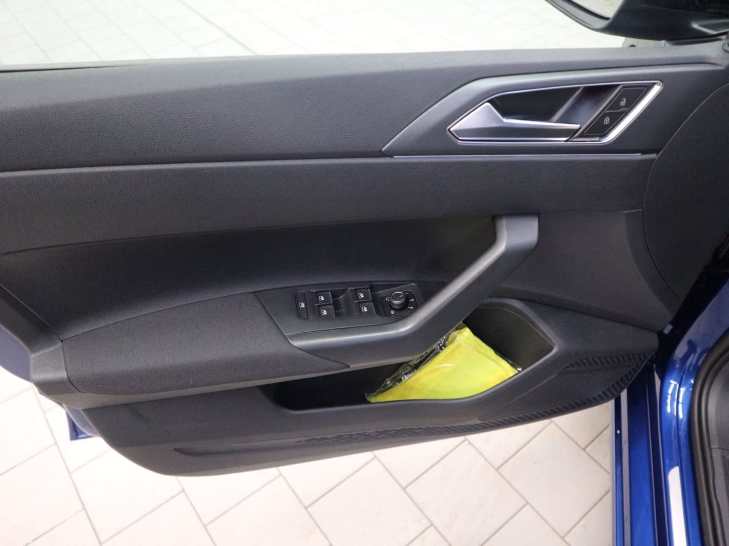 Volkswagen Taigo 1.0 TSI R-Line Black Style DSG AHK/Matrix, миниатюра 8