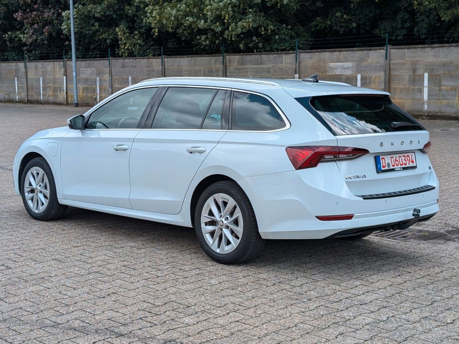 Skoda Octavia 1.4 TSI iV MoonweissPerl/Leder/KeyLess imagem 3