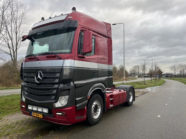 Mercedes-Benz Actros 1942