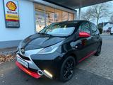 Toyota AYGO x-play black&white+Tempomat+Alu+e-Paket - Toyota Aygo (X) in Bremen