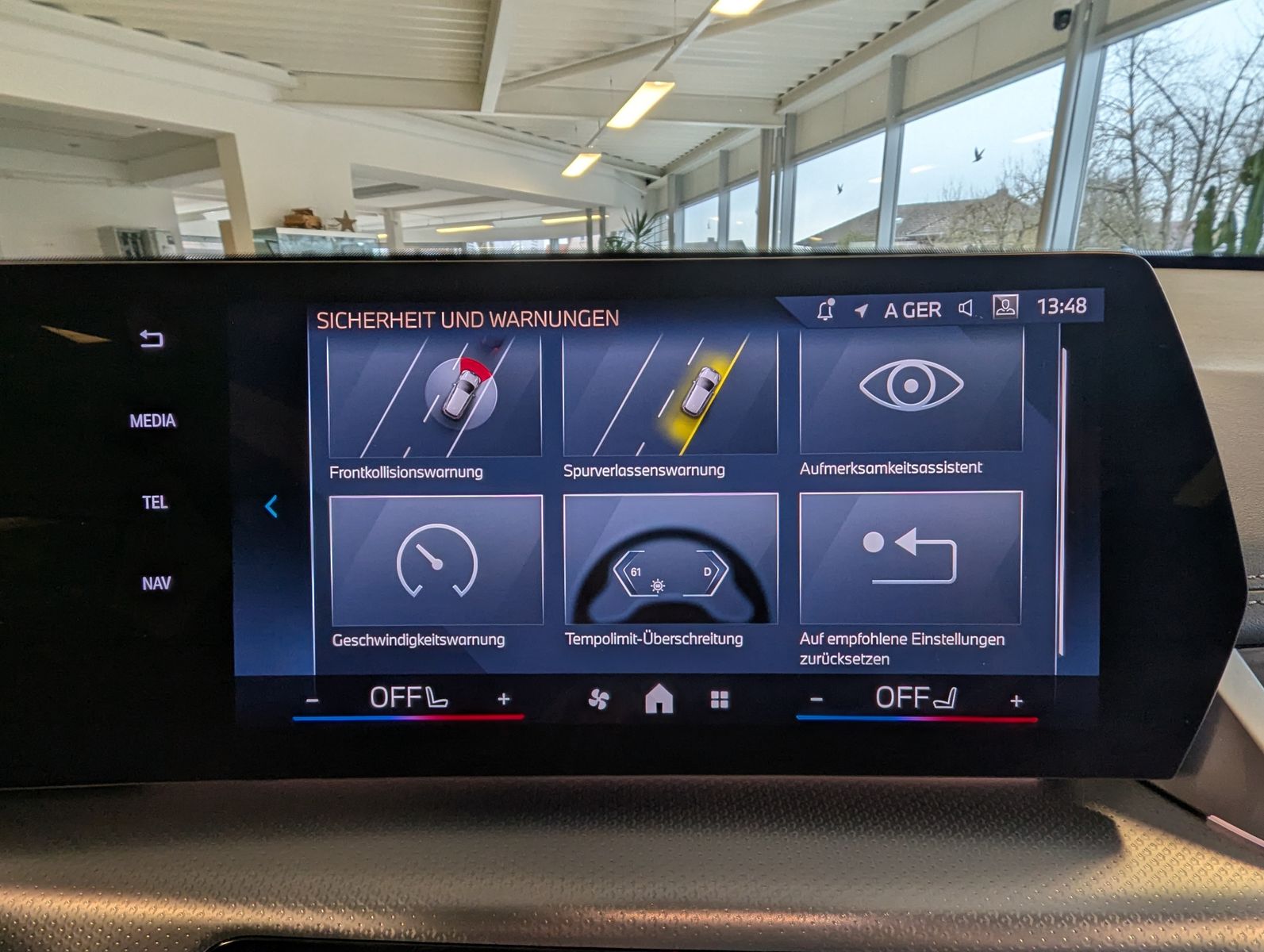 BMW X1 18 d M-Sport Pano Premium-Travel-Paket AHK - Image 26