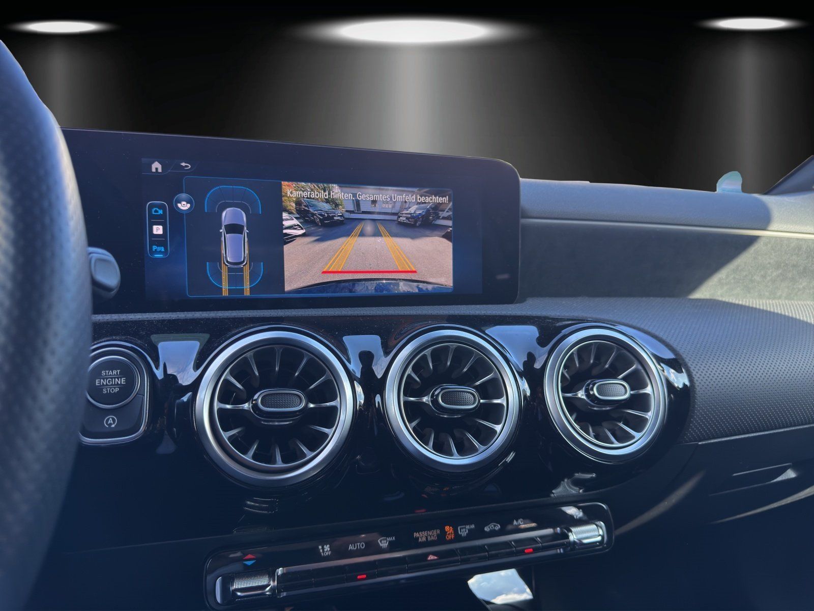 Fahrzeugabbildung Mercedes-Benz A 180 AMG KeyGo LED Kamera Soundsystem Totwinkel