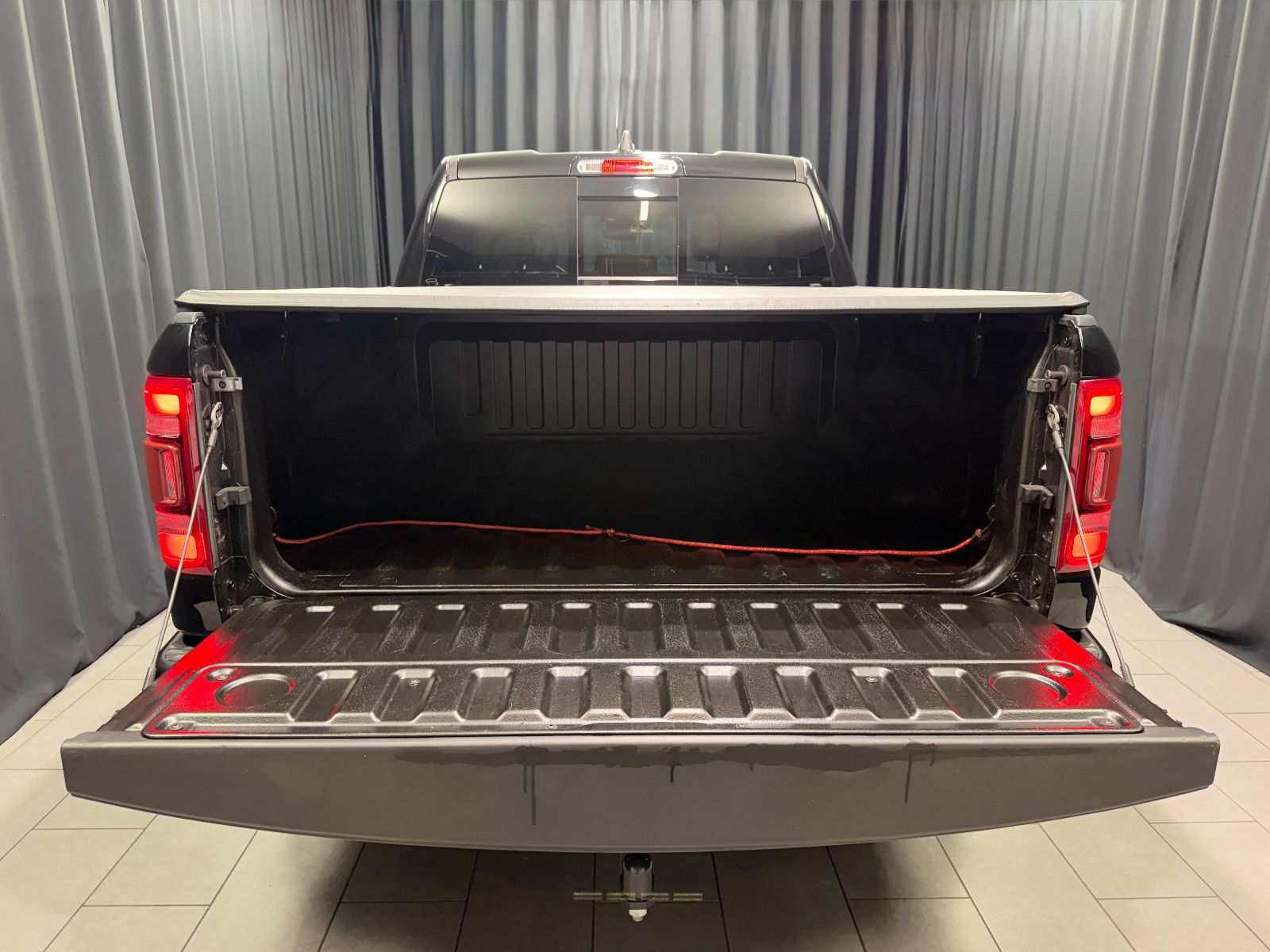 Fahrzeugabbildung Dodge RAM 1500 5.7 HEMI 4x4 Longhorn|AHK|NAVI|PANO