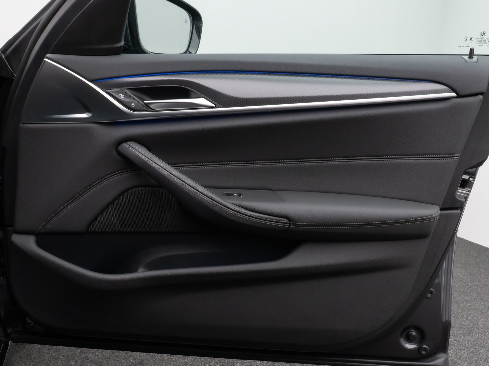 Fahrzeugabbildung BMW 520d xD M Sport Panorama Kamera DAB AHK Alarm