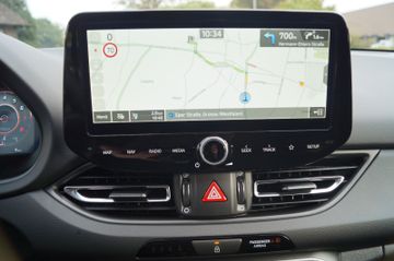 Hyundai i30 Kombi DCT-NAVI-LED-KAMERA-SHZG-ALU17-