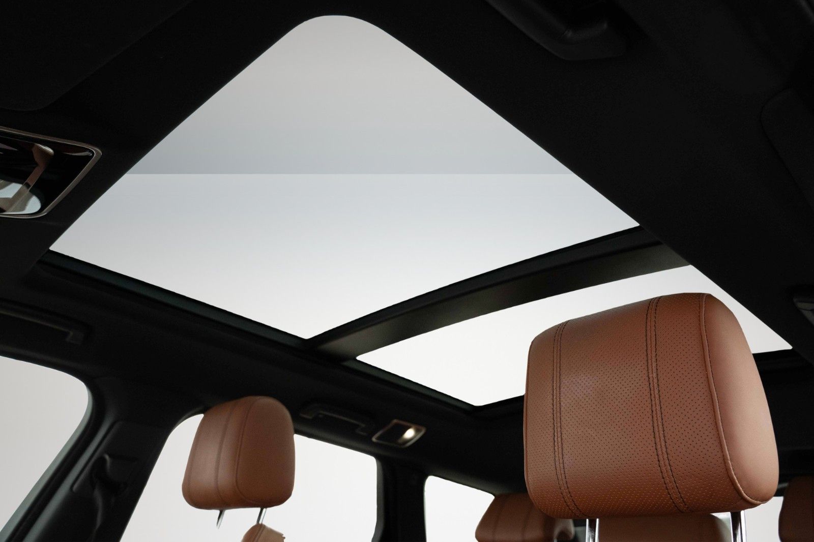 Fahrzeugabbildung Land Rover RANGE ROVER V6 AUTOBIOG LED VIRTC SITZBEL WLAN