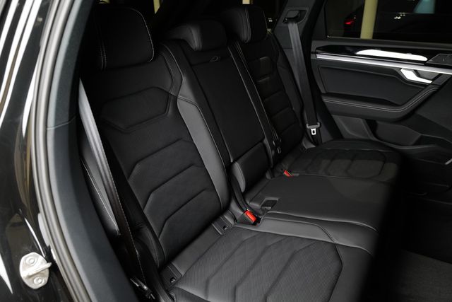 Volkswagen Touareg 3.0 TDI R-Line AHK Allradlenk StdHz Keyl