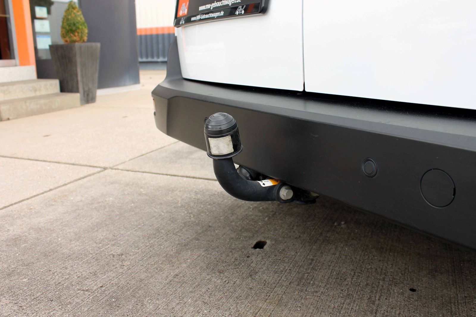 Fahrzeugabbildung Ford Transit Con. 220 L1 Kasten Trend ACC PDC KAM AHK
