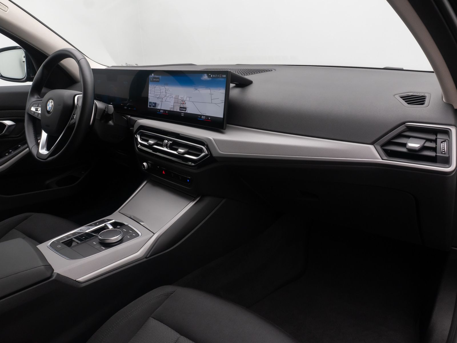 Fahrzeugabbildung BMW 318i GeschwindigReg HUD DAB Kamera LED Sport