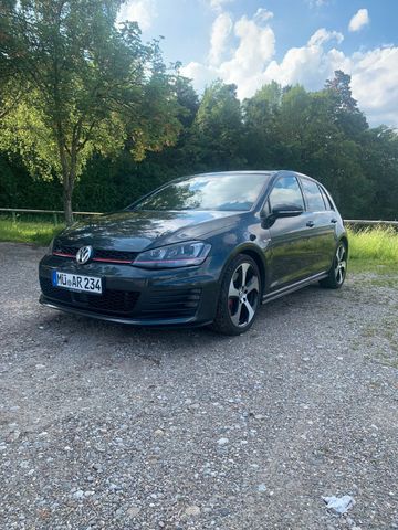 Volkswagen Golf VII Lim. GTI Performance BMT