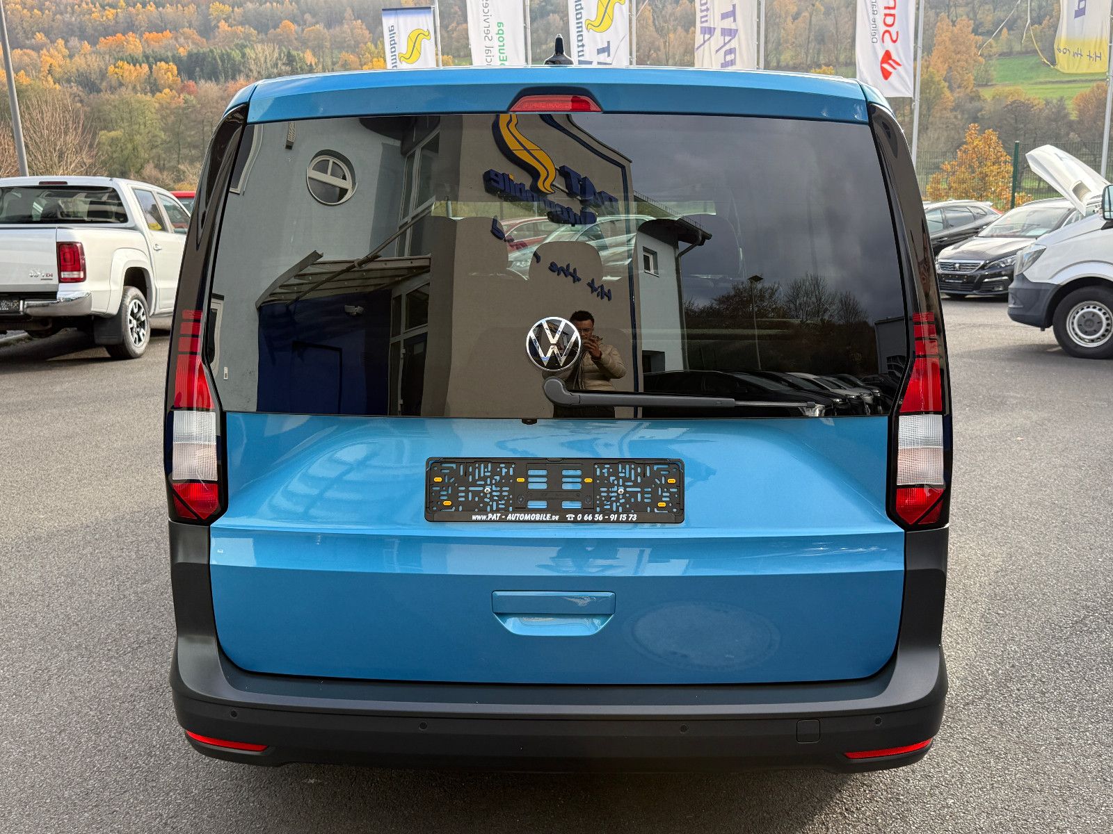 Fahrzeugabbildung Volkswagen Caddy Maxi 7-Sitzer DAB GRA Navi Kamera SHZ PDC