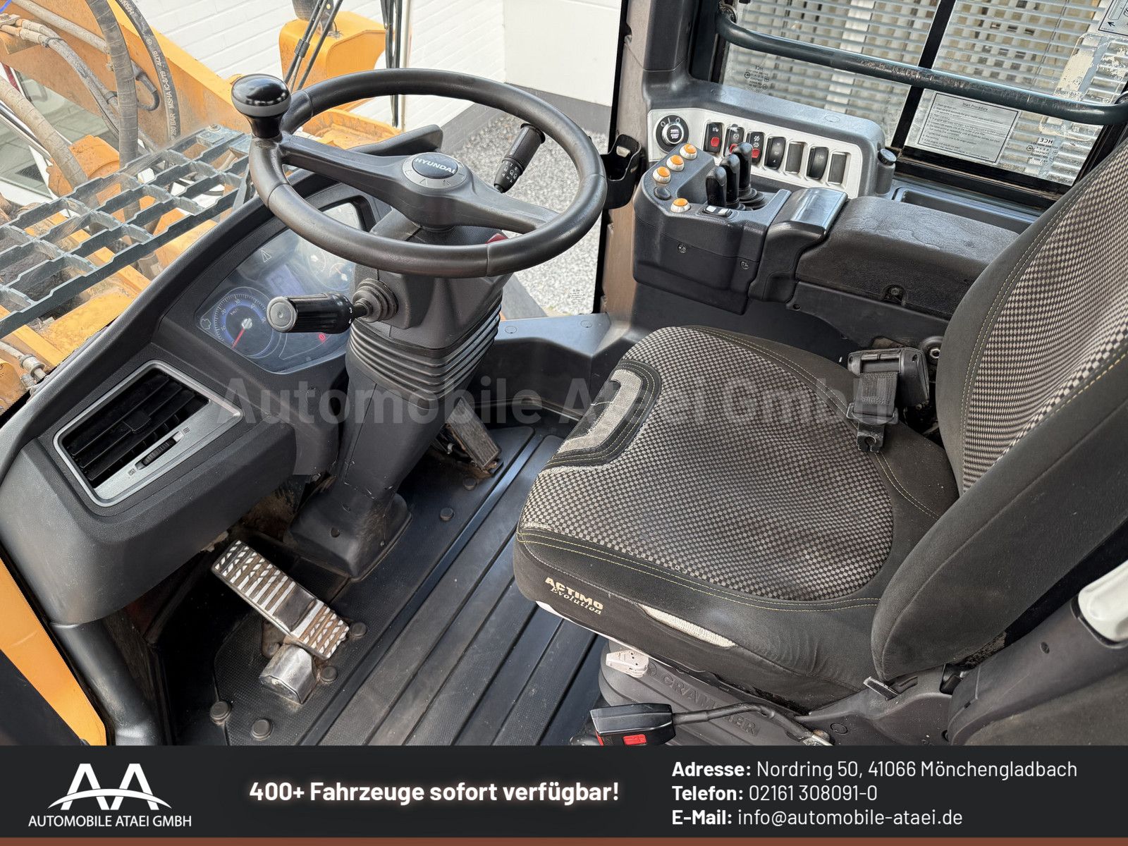 Fahrzeugabbildung Hyundai HL 965 (0067)