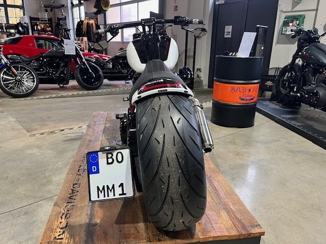 Fahrzeugabbildung Harley-Davidson FXBRS Breakout 117cui CVO UmbauUmbau