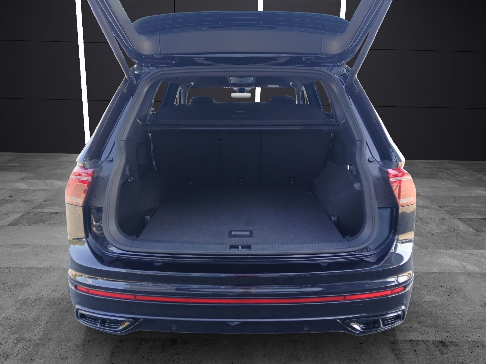 Fahrzeugabbildung Volkswagen Tiguan Allspace TSI R-Line DSG 4M Matrix Navi AI