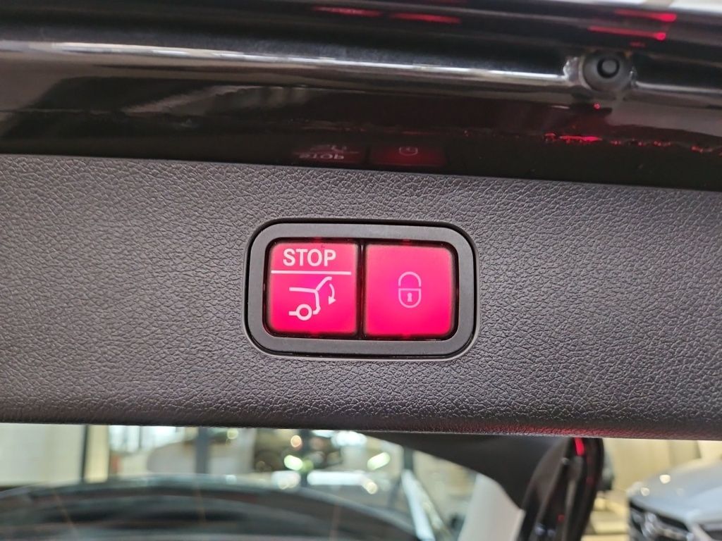 Fahrzeugabbildung Mercedes-Benz E 220 dT Avantg. Totwi. AHK ACC LED Ambie. Navi