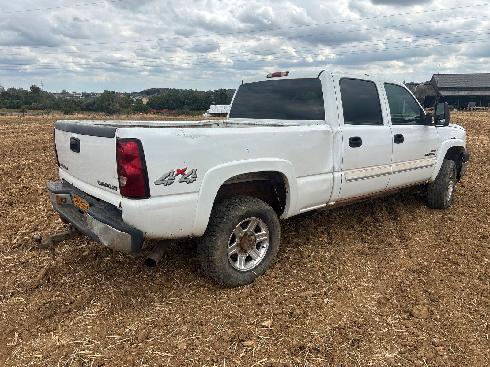 Chevrolet Silverado 2004 — engine 450 HP (331kW)