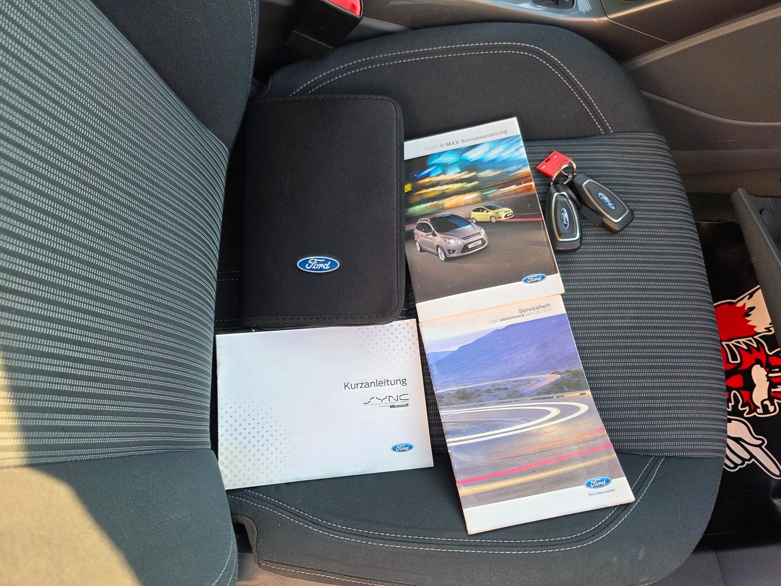 Fahrzeugabbildung Ford Grand C-Max Titanium/Klimaaut/Keyles/Motor klack