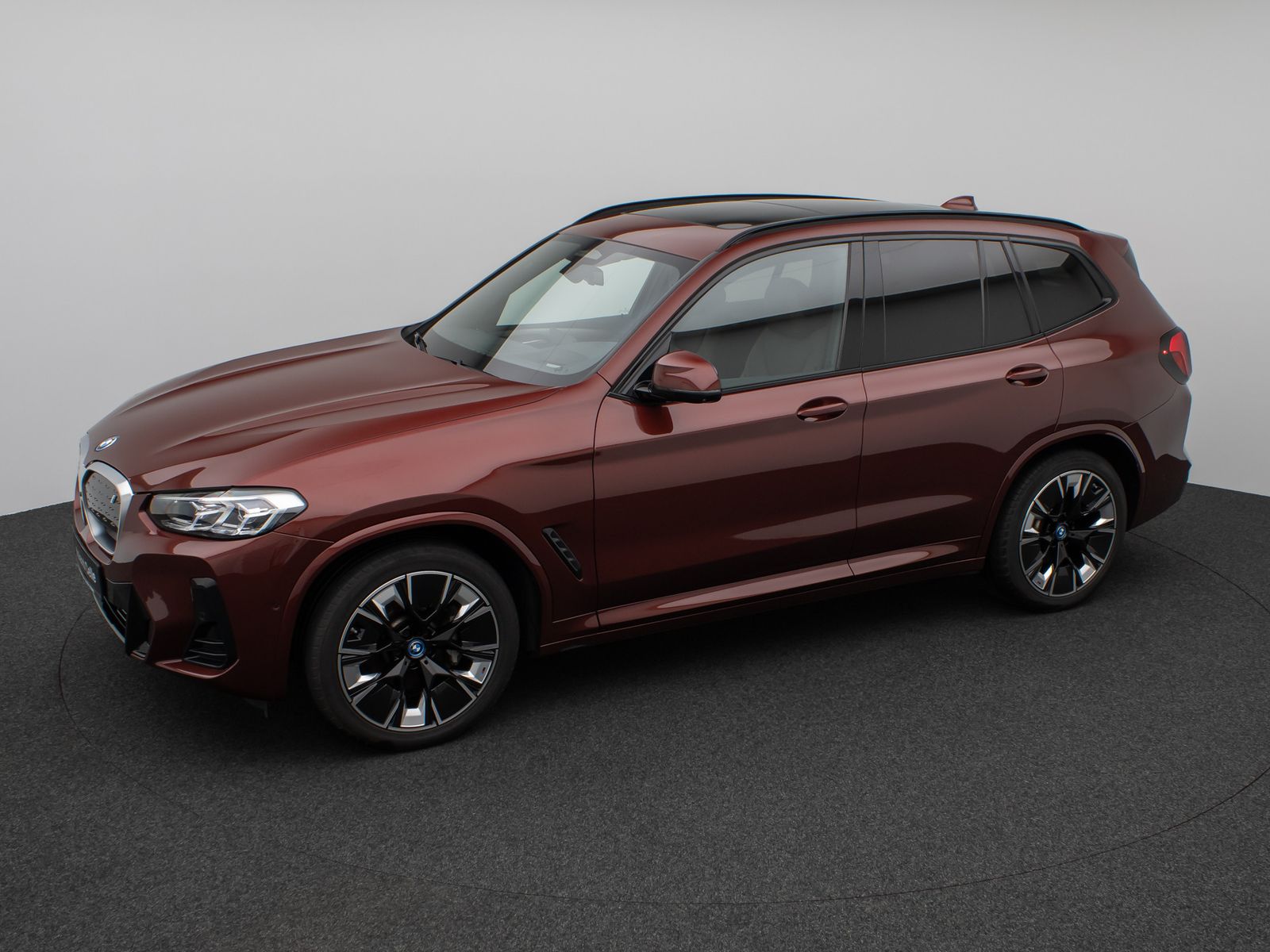 Fahrzeugabbildung BMW iX3 Impressive M Sport Panorama Kamera HUD H/K