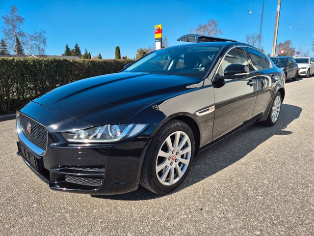 Jaguar XF Pure AWD 2.0D I4 180PS Sedan 2WD A