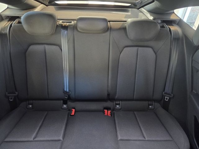 Q4 Sportback e-tron basis