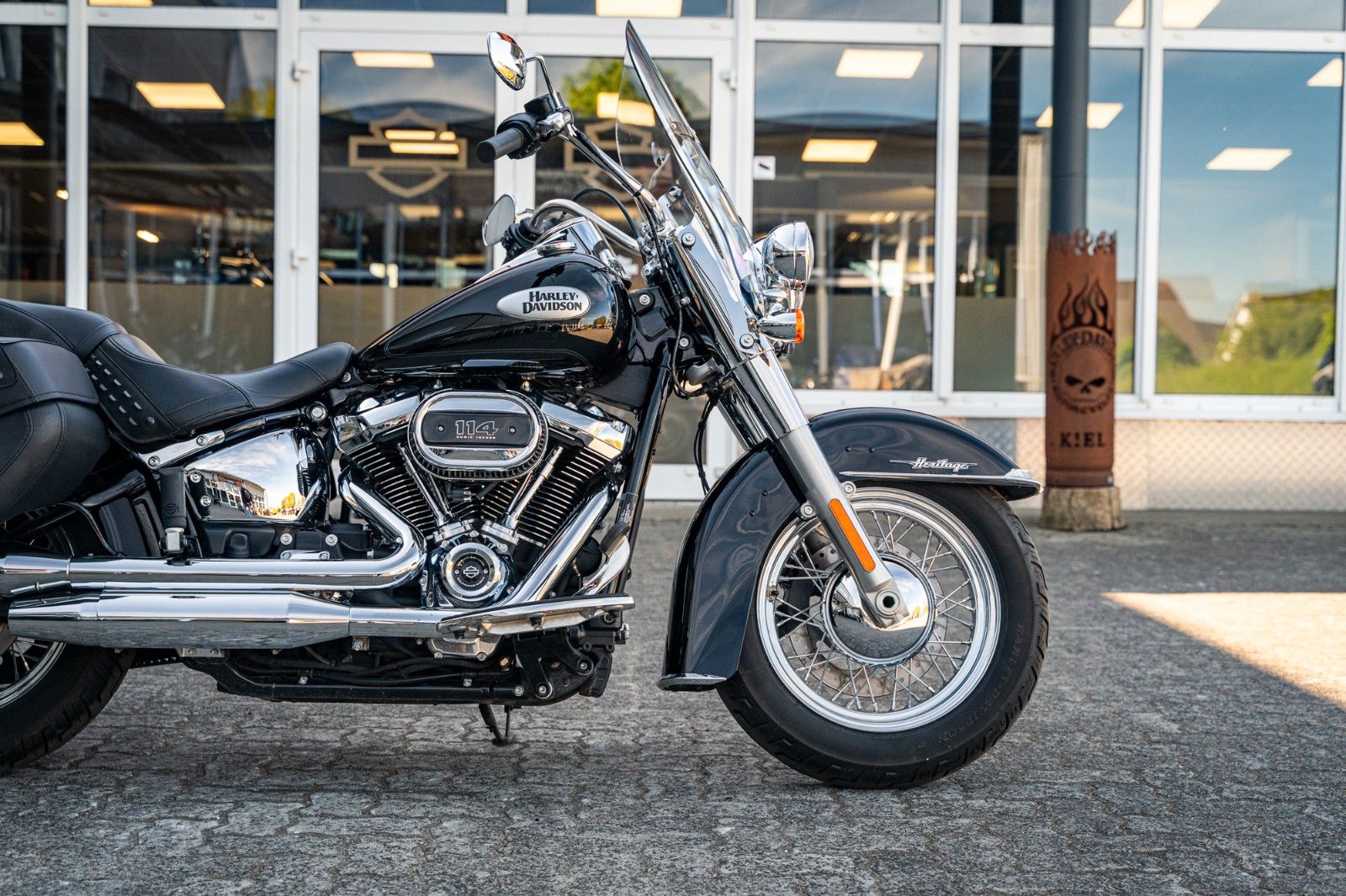 Fahrzeugabbildung Harley-Davidson Softail Heritage FLHCS 114 CUI -NEUWERTIG -