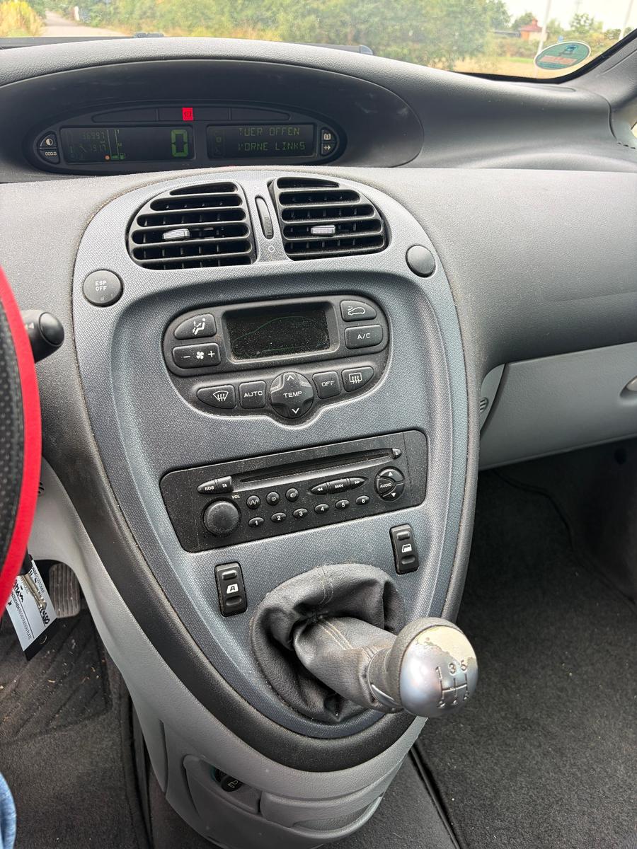 Citroën Xsara Picasso 1.6 16V Confort*KLIMAAUTO*AHK*TÜV*