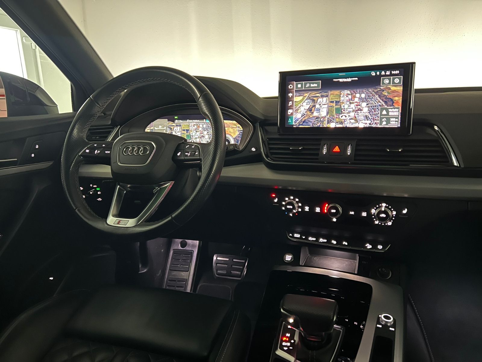 Fahrzeugabbildung Audi Q5 50 TDI Quattro S LINE/MATRIX/AHK/BLACK OPTIK