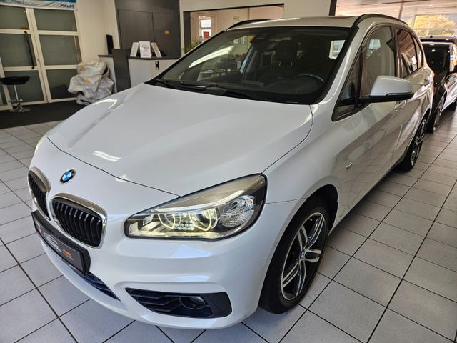 BMW 220 Active Tourer 220i Sport Line AUT*NAVI*CAM*