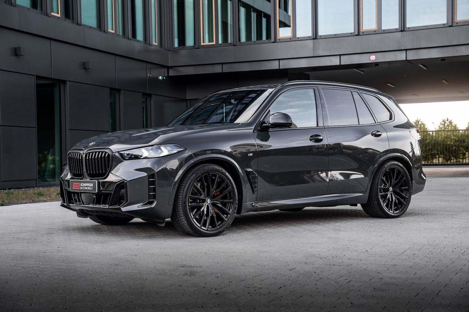 Fahrzeugabbildung BMW X5 40d xD M-SPORT PRO|AHK|ICONIC|MASSAGE|LUFT