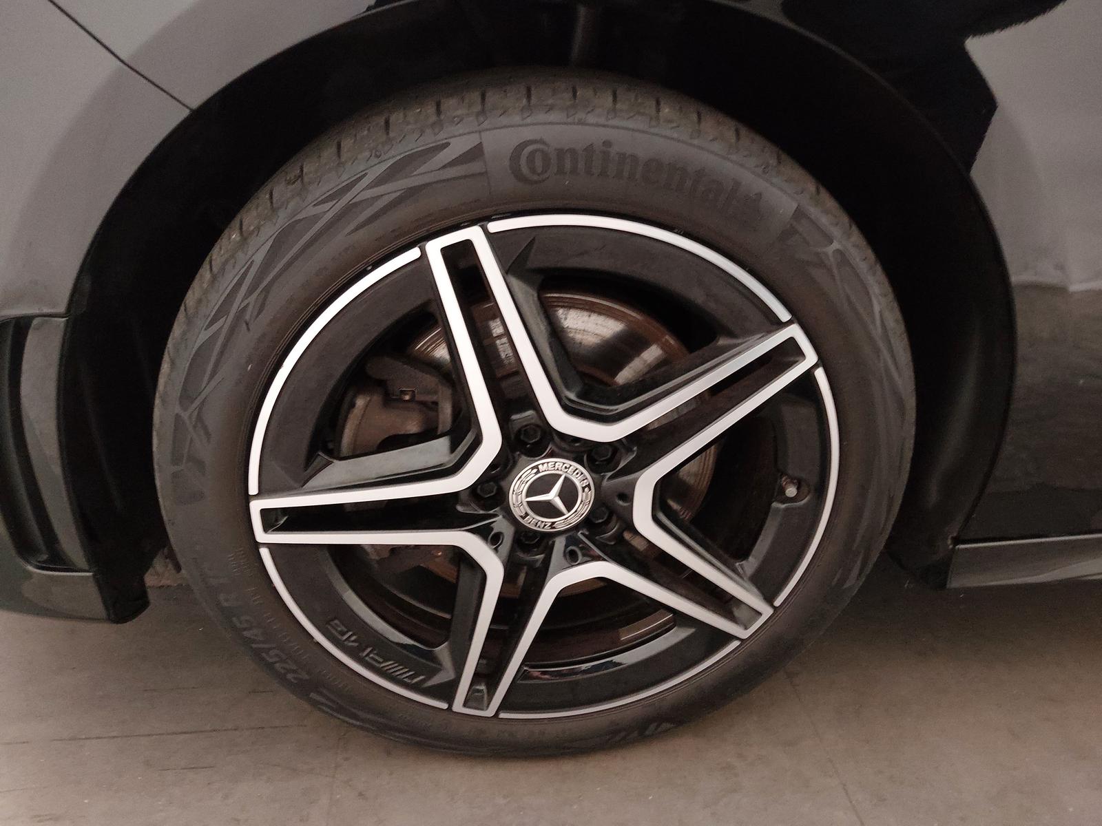 Mercedes-Benz A 250 e AMG Line T-Leder Navi LED