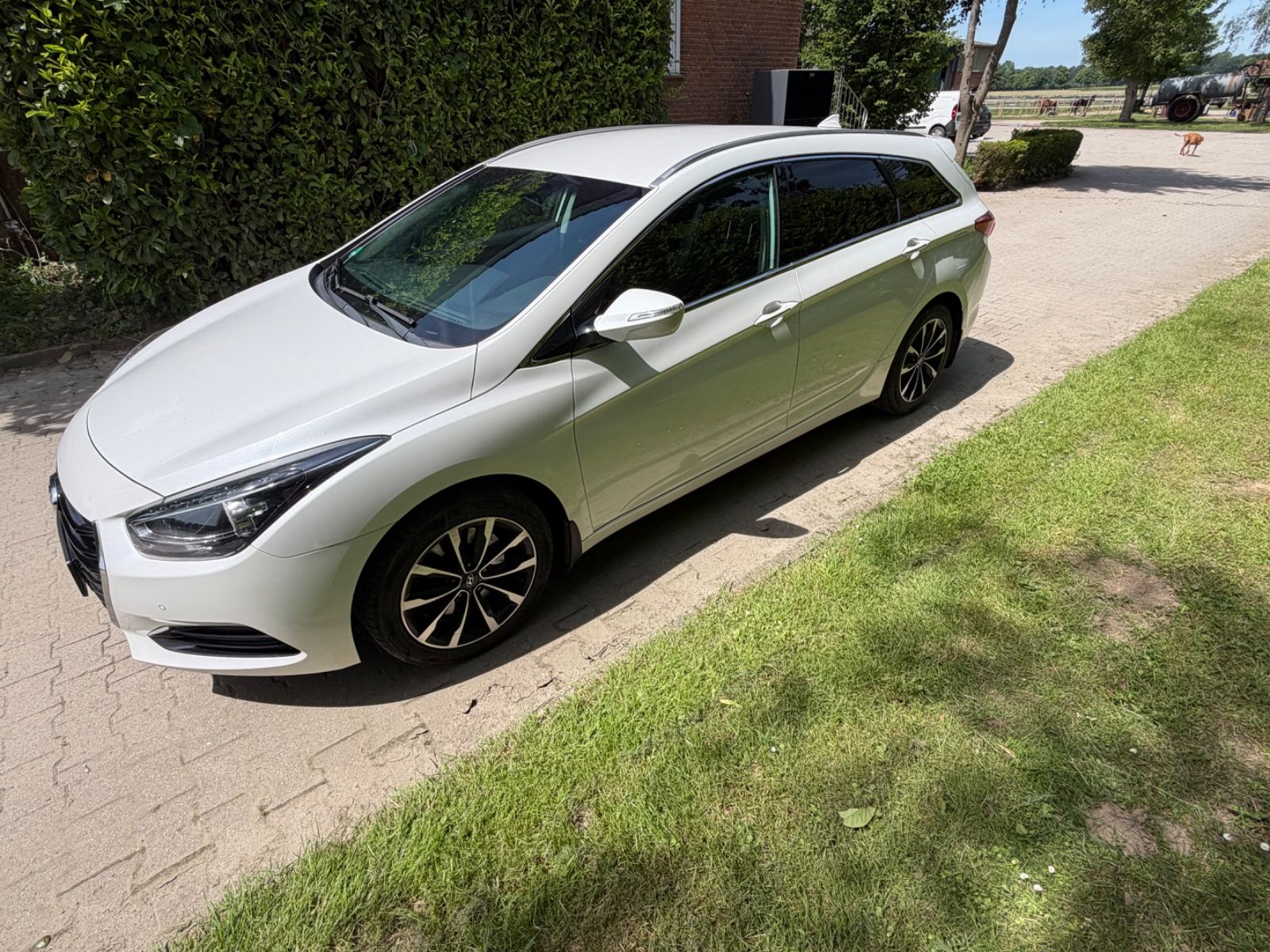 HYUNDAI i40