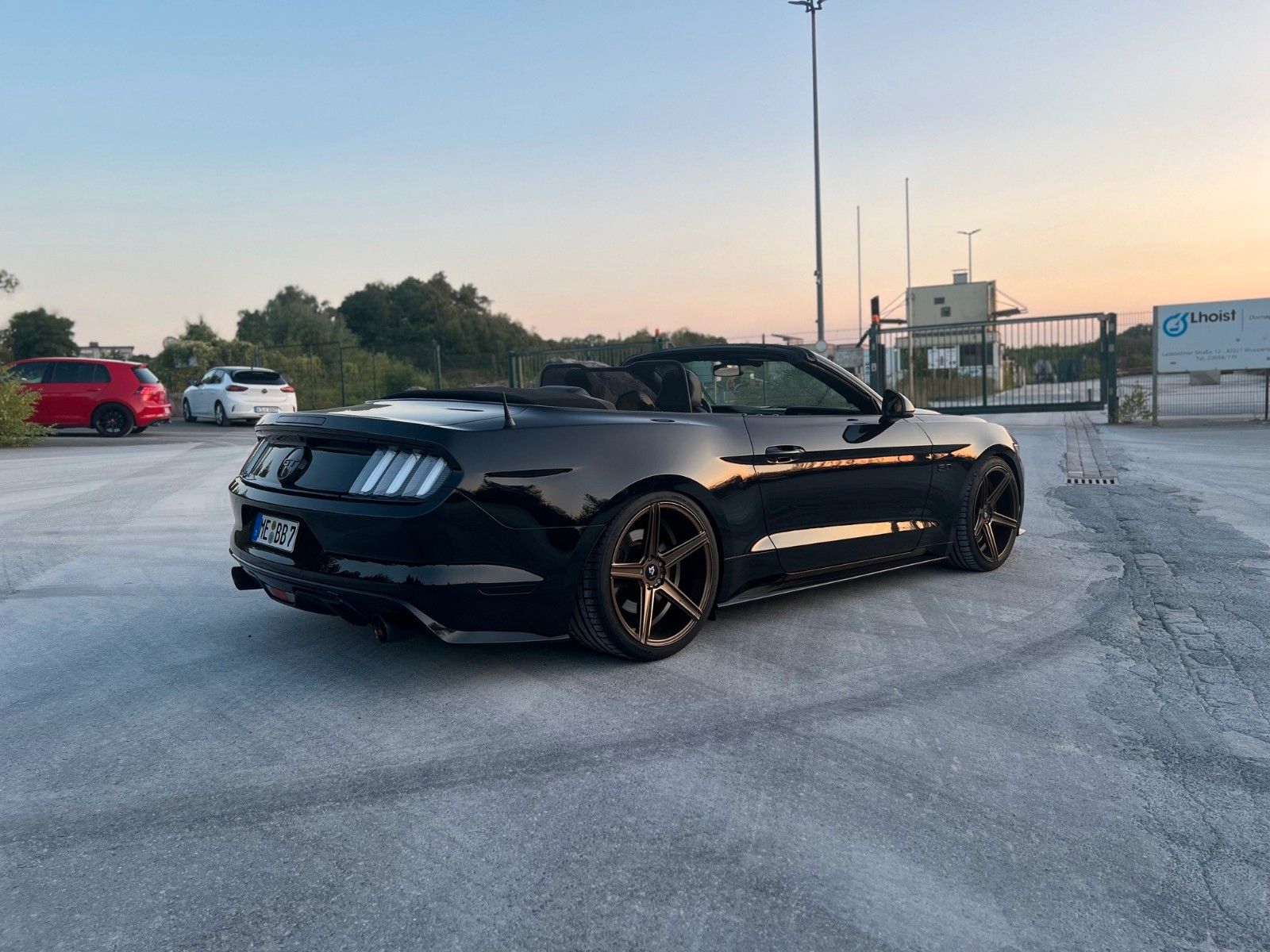 Fahrzeugabbildung Ford Mustang GT Cabrio V8-Neuwertig-20Zoll-FOX-Deutsc