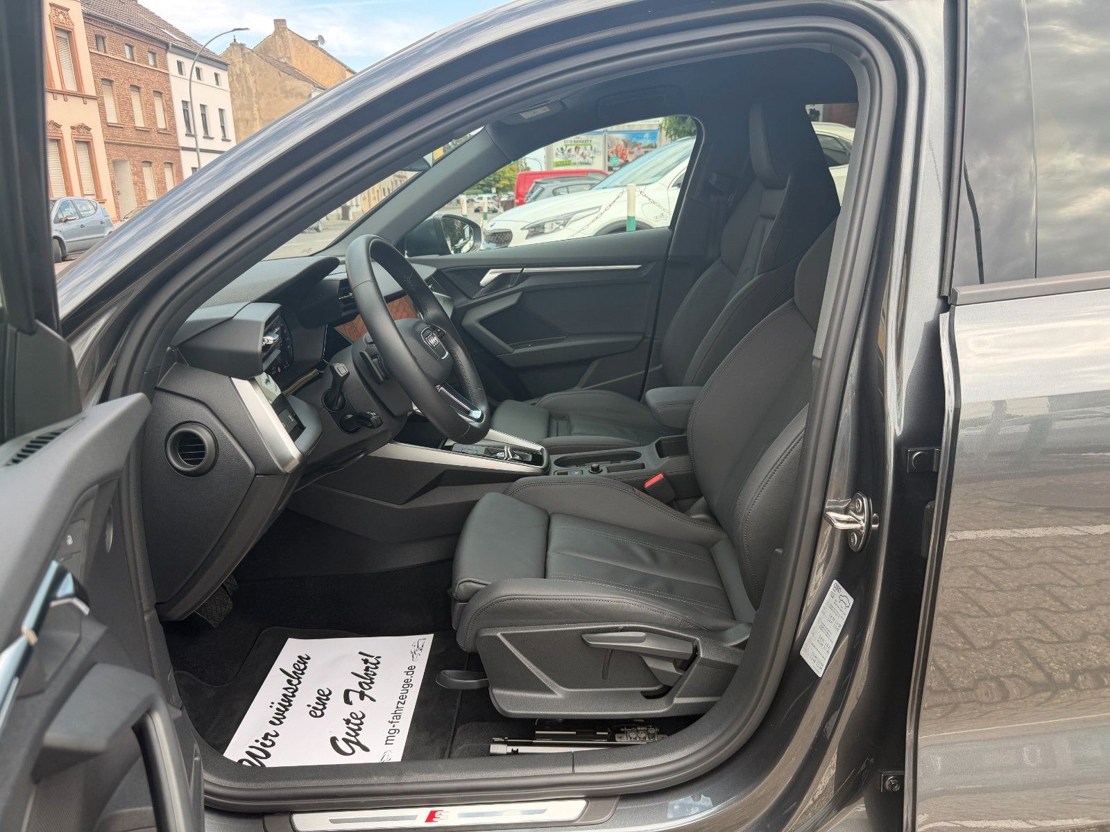 Fahrzeugabbildung Audi A3 Sportback 40 TFSI e S-LINE SPORTPAKET AHK LED