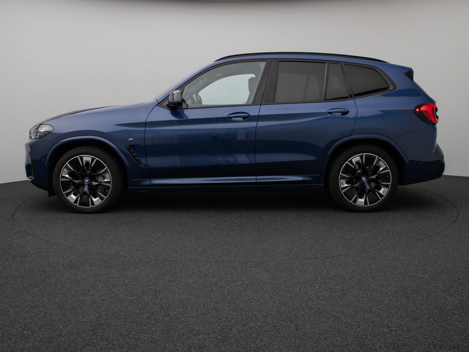 Fahrzeugabbildung BMW iX3 Impressive M Sport Panorama 360°HUD DAB H/K