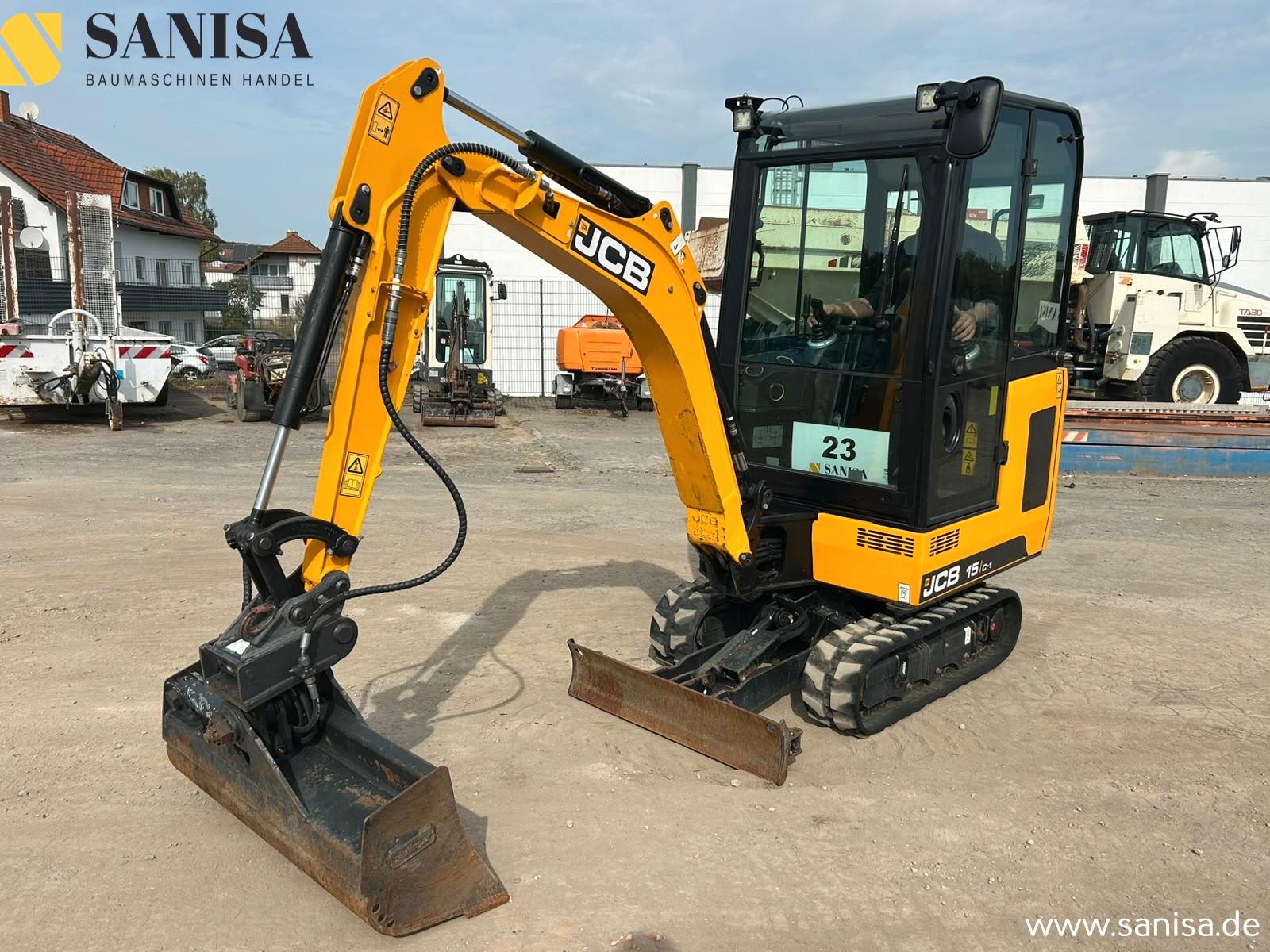 JCB 15C-1/SW/2xLöffel/1,7 t/Schwenkarm
