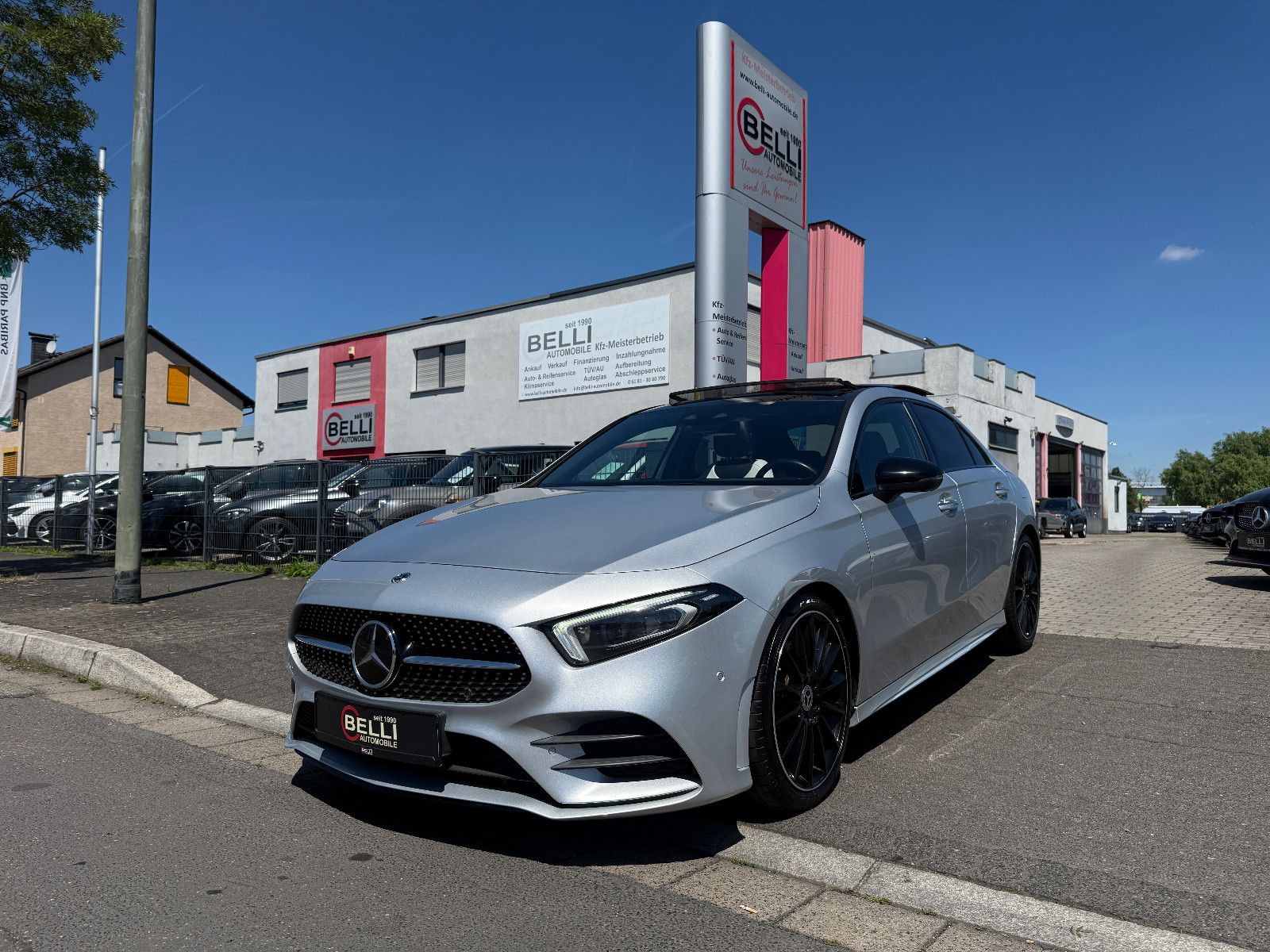 MERCEDES-BENZ A 250 lim. 4Matic AMG PANO LED FINANZIERUNG
