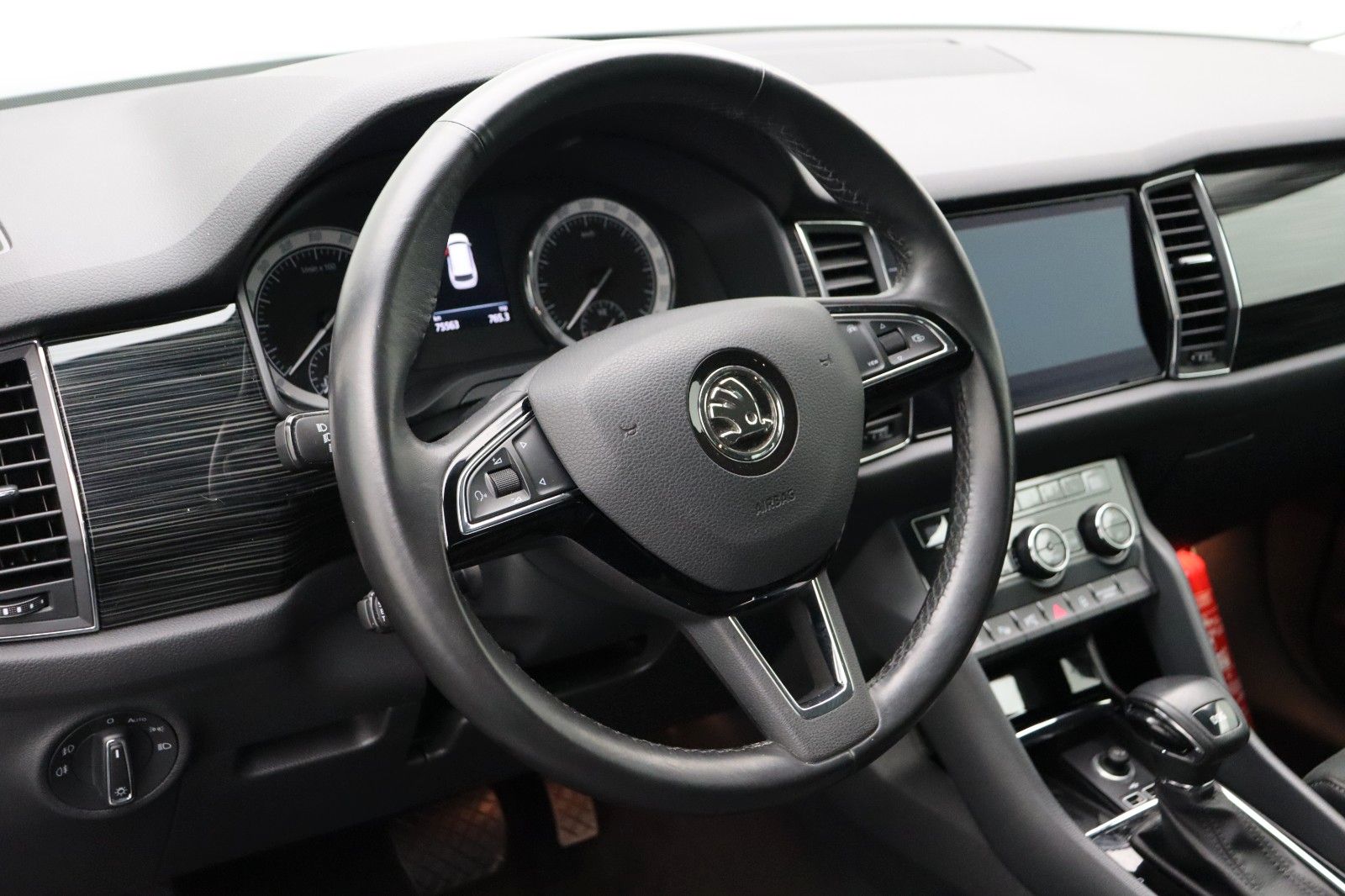 Fahrzeugabbildung SKODA Kodiaq 2.0 AHK LED DSG Teilleder ACC