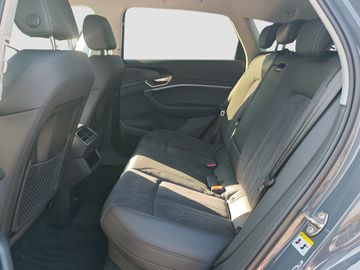 Audi Q8 e-tron - 10