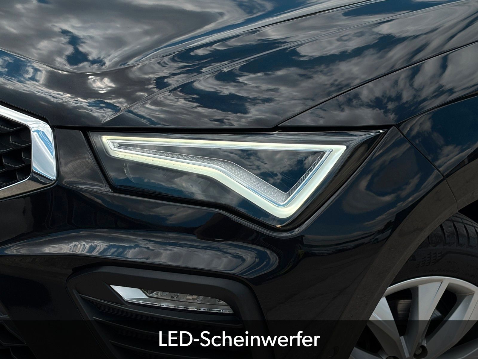 Fahrzeugabbildung SEAT Ateca Style 1,5 TSI DSG Tempomat LHZ SHZ CAM NAV