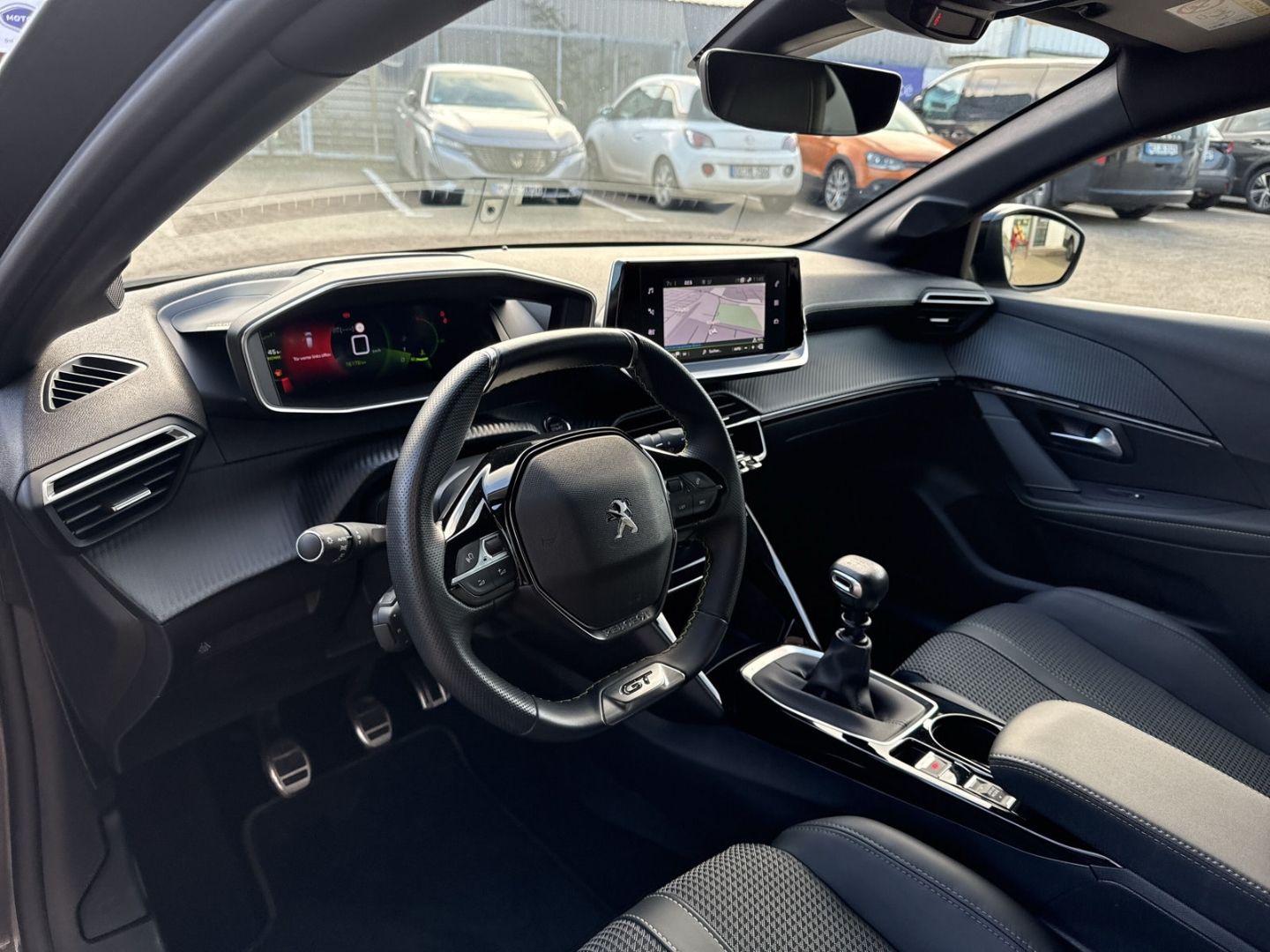 Fahrzeugabbildung Peugeot 208 GT 1.2 PureTech 100 Navi LED ACC Klimaautom