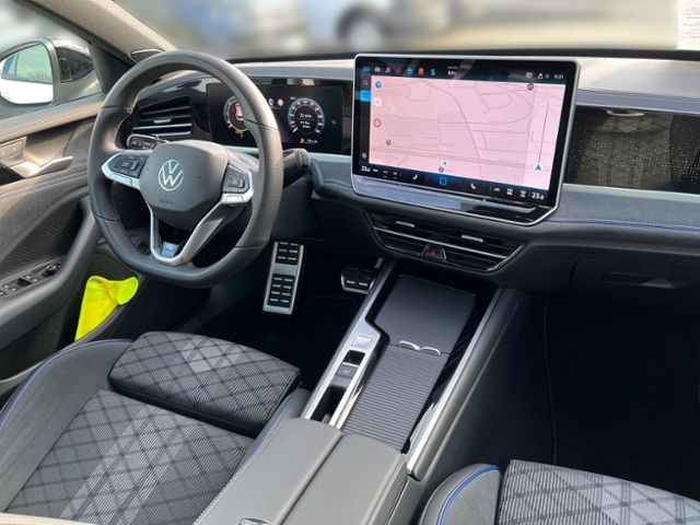 Fahrzeugabbildung Volkswagen Passat Variant 2.0 TDI DSG R-Line AHK NAV HARMAN