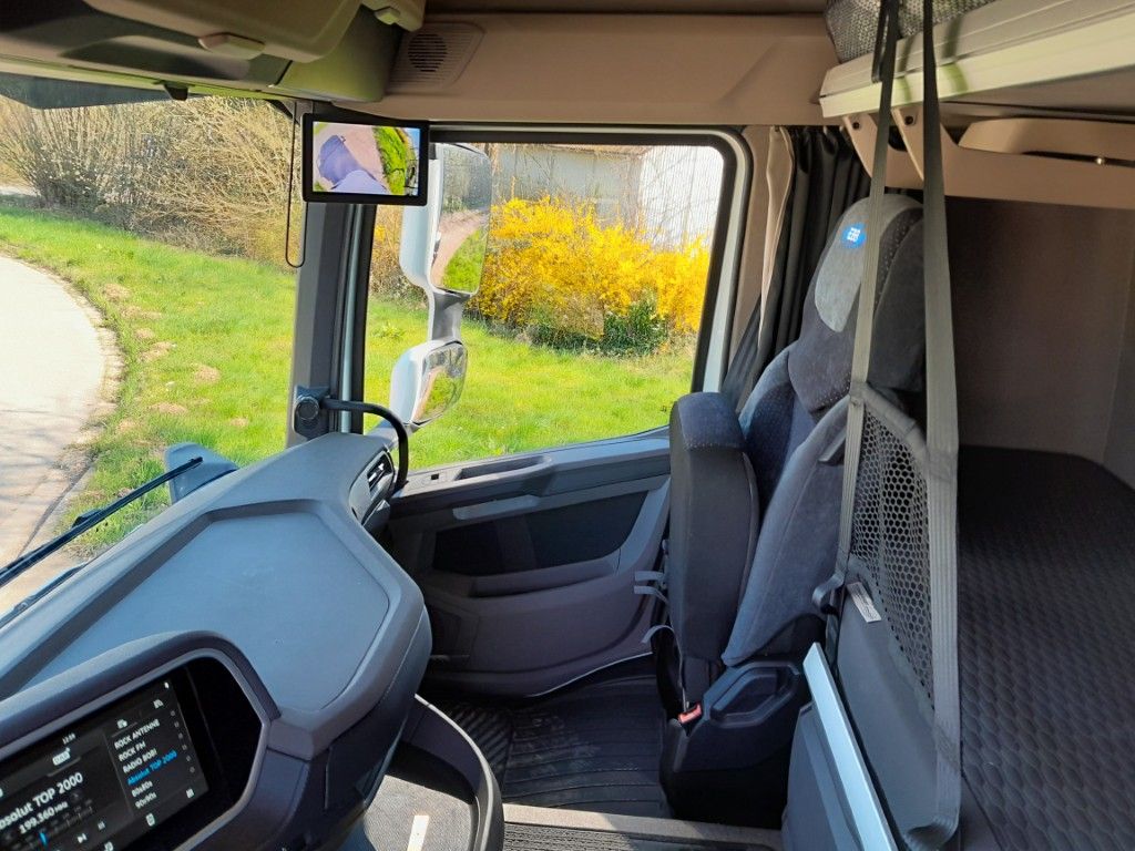 Fahrzeugabbildung DAF FT XF 530 NGD, PXP 4x4