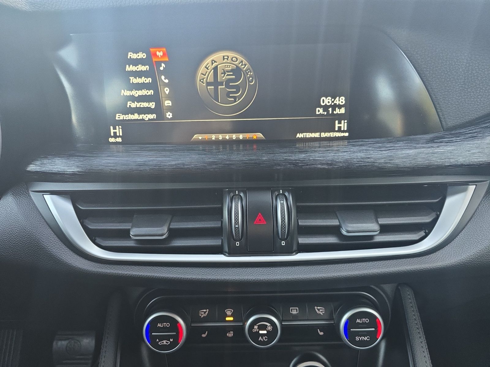 Fahrzeugabbildung Alfa Romeo Stelvio Super Q4 NAVI LEDER AUTOMATIK M+S