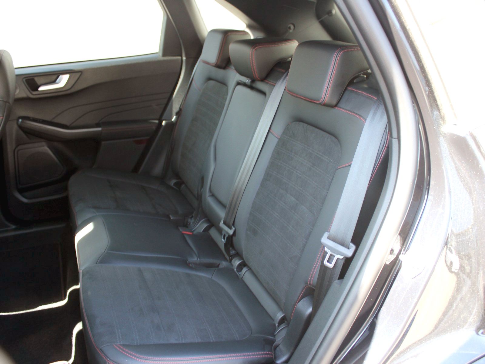 Fahrzeugabbildung Ford Kuga Plug-In Hybrid ST-Line X 2,5 Duratec
