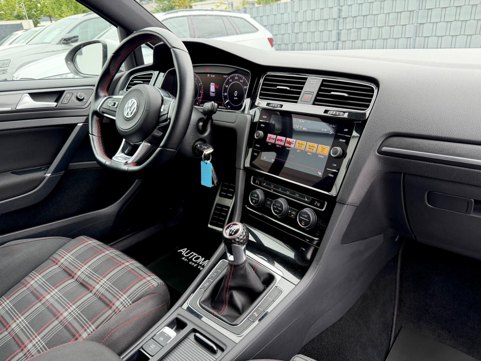 Volkswagen Golf 7 Lim. GTI Performance /LED/CAM/CARPLAY/