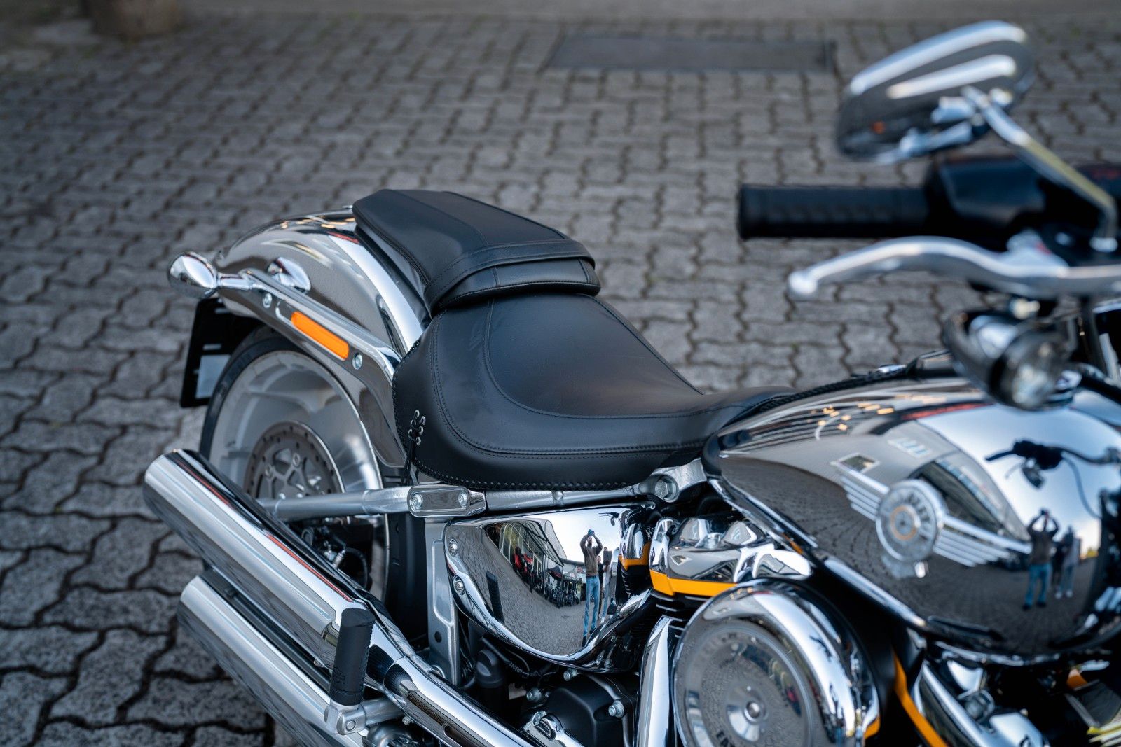 Fahrzeugabbildung Harley-Davidson FLSTFI Fat Boy Gray Ghost - Neuwertig -
