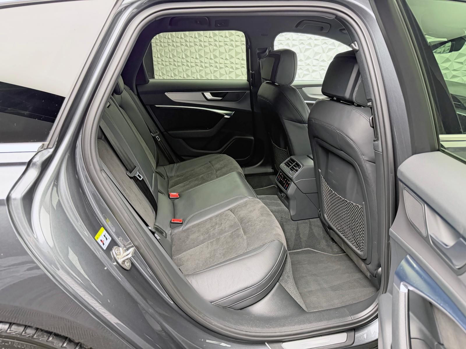 Fahrzeugabbildung Audi A6 45 TDI S-LINE/QUAT/STDHZG/MATRIX/AHK/ACC/VIRT