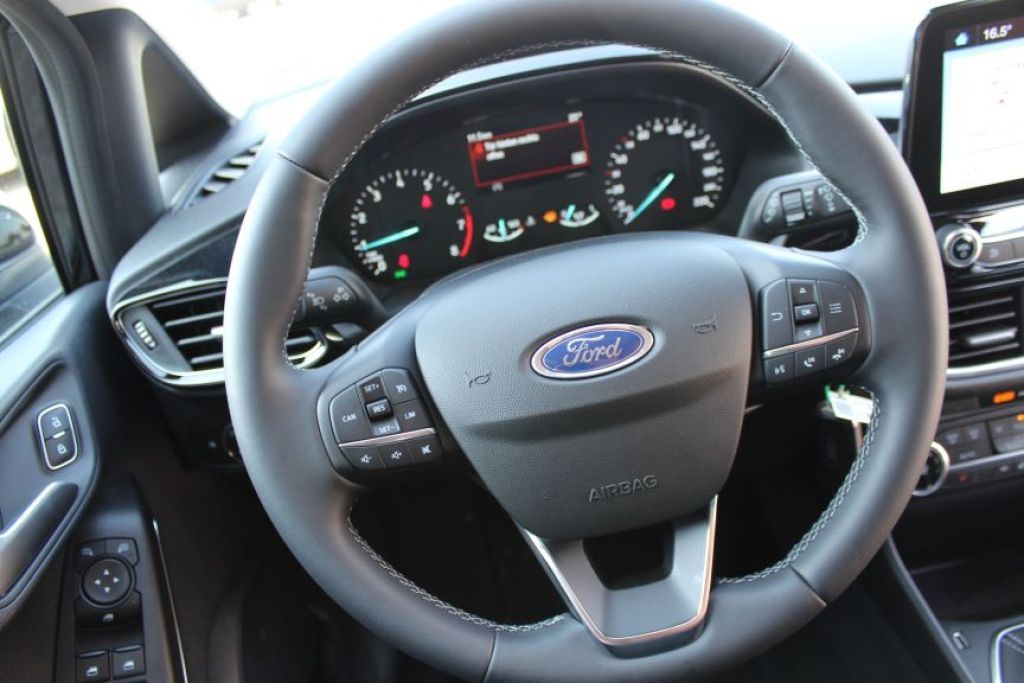 Fahrzeugdetailseite 11 Fahrzeugabbildung Ford Fiesta TITANIUM